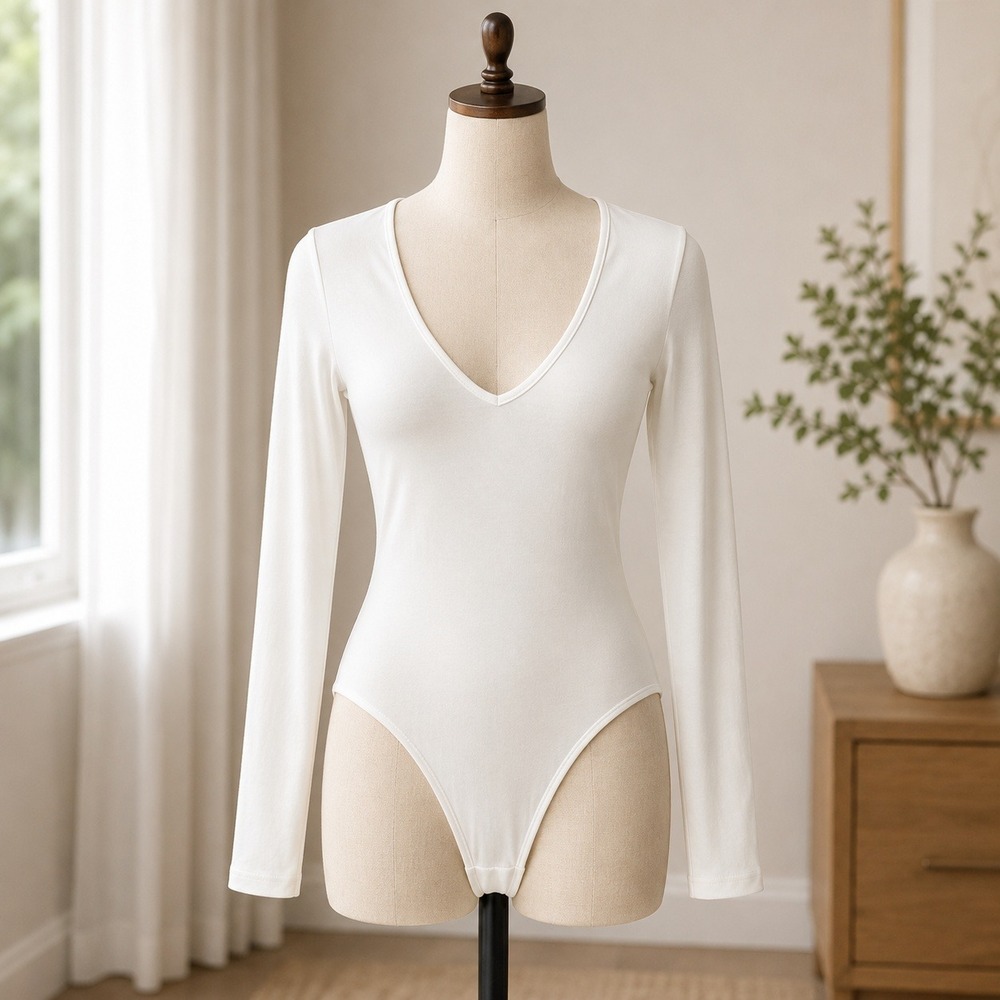 Steve Madden Womensβ V-Neck Long Sleeve Bodysuit White XS NWT